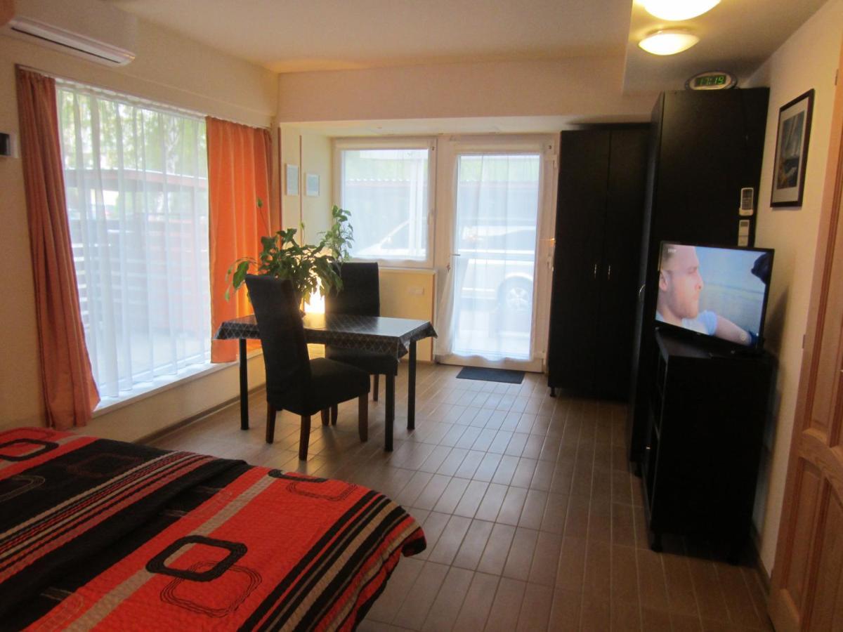 Elso Fecske Apartmanok Шиофок Экстерьер фото