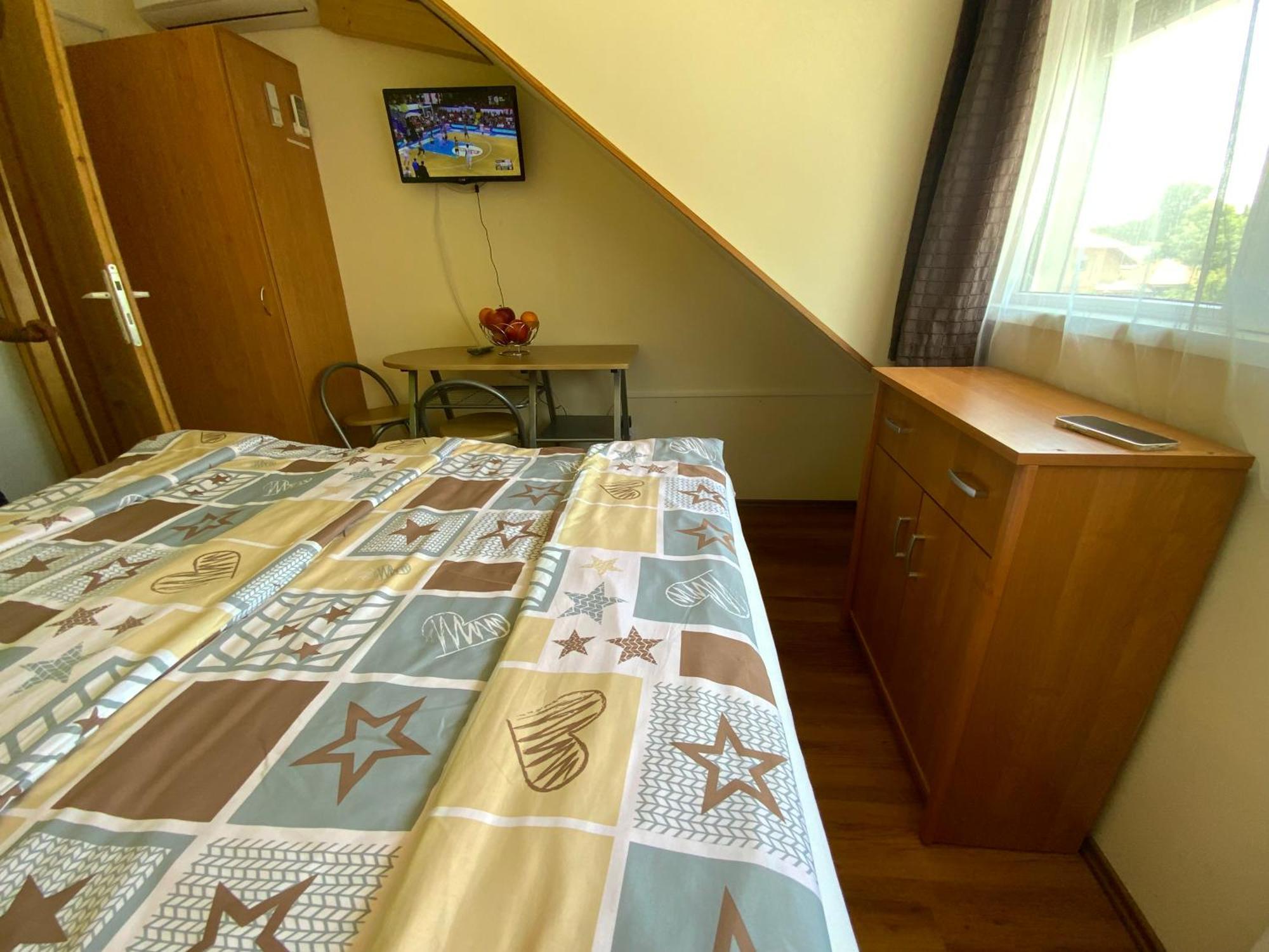 Elso Fecske Apartmanok Шиофок Экстерьер фото