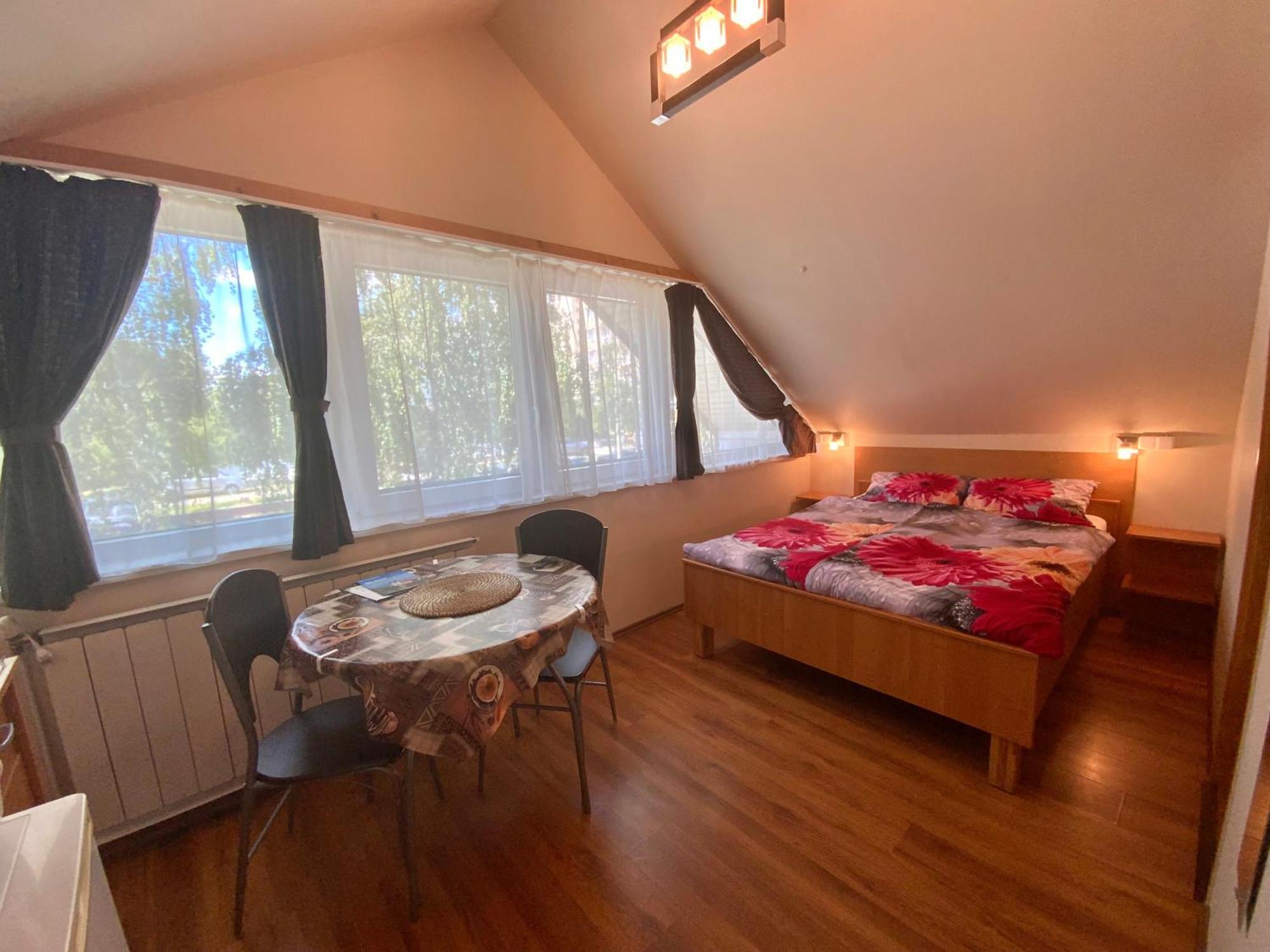 Elso Fecske Apartmanok Шиофок Экстерьер фото