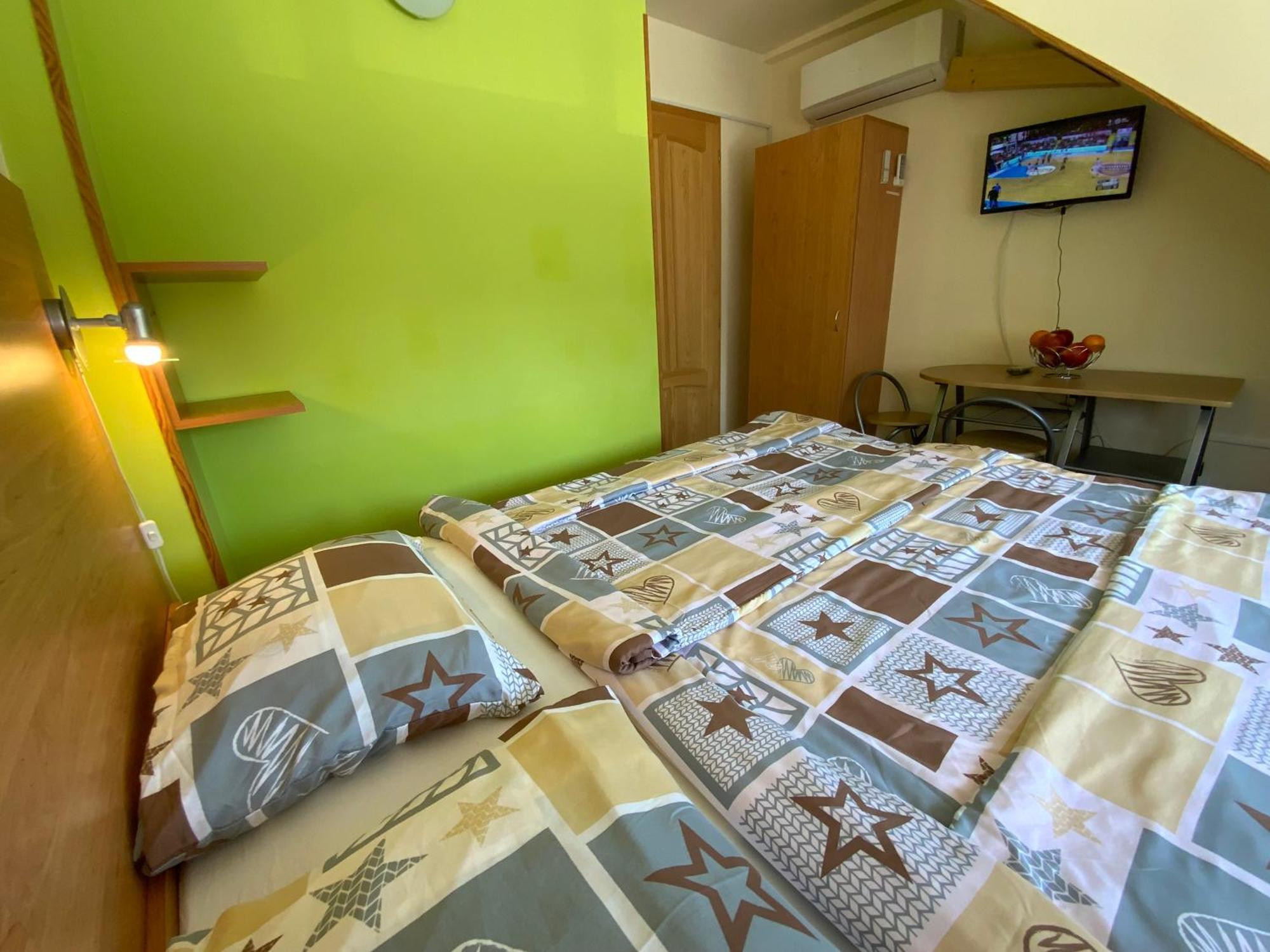 Elso Fecske Apartmanok Шиофок Экстерьер фото